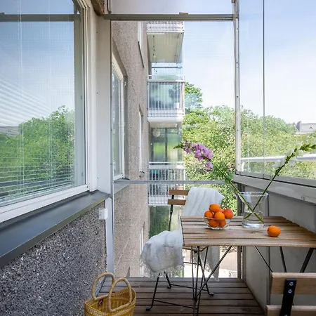 Family In Kallio Beside Metro W/ Free Parking * 赫尔辛基