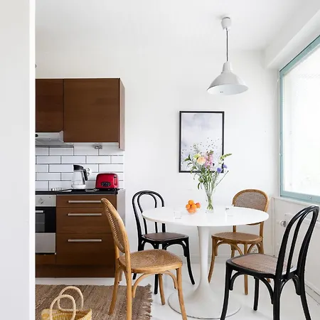 Daire Family In Kallio Beside Metro W/ Free Parking *